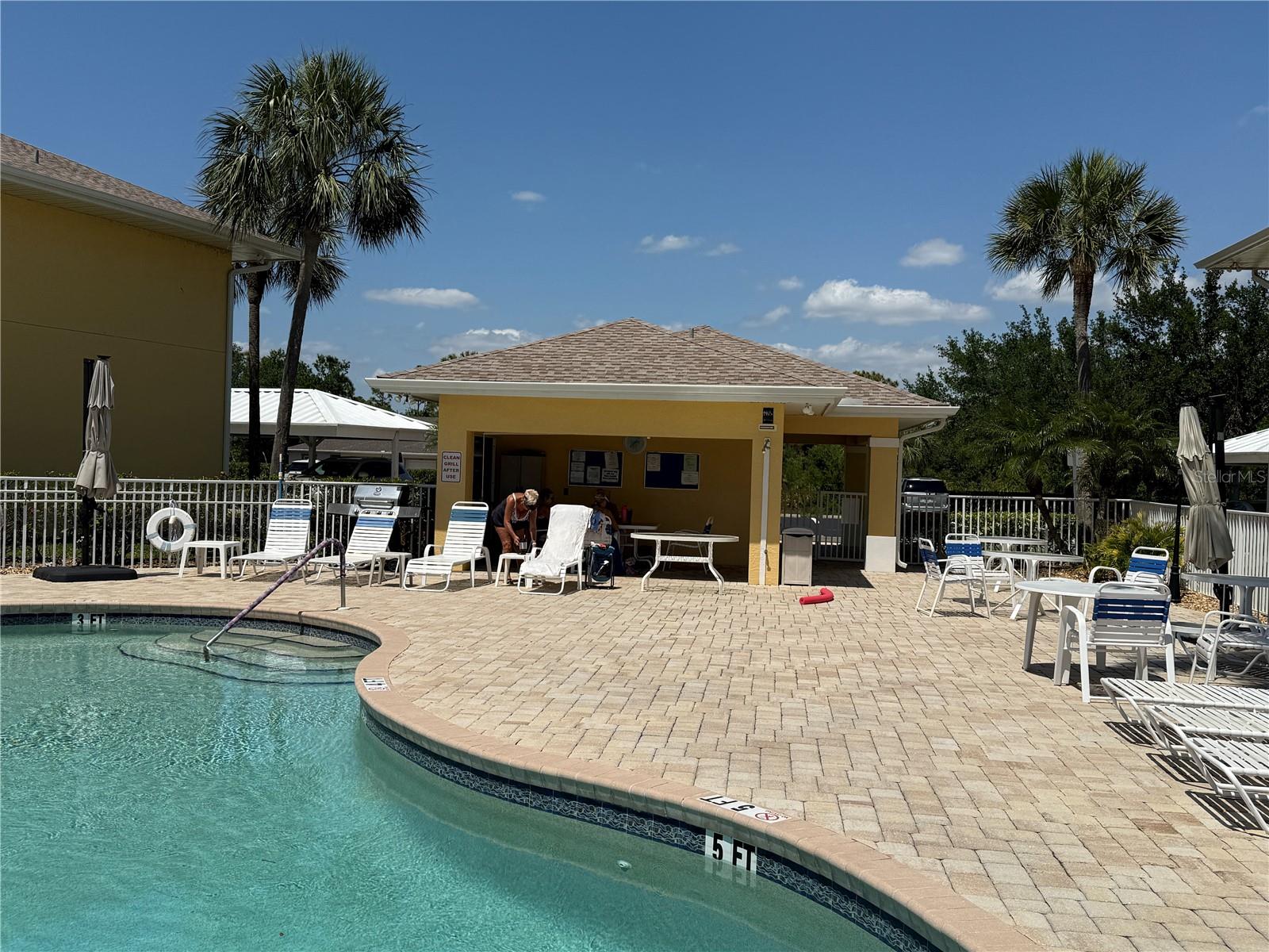 Image 50 of 53 For 1295 Saxony Circle 2101