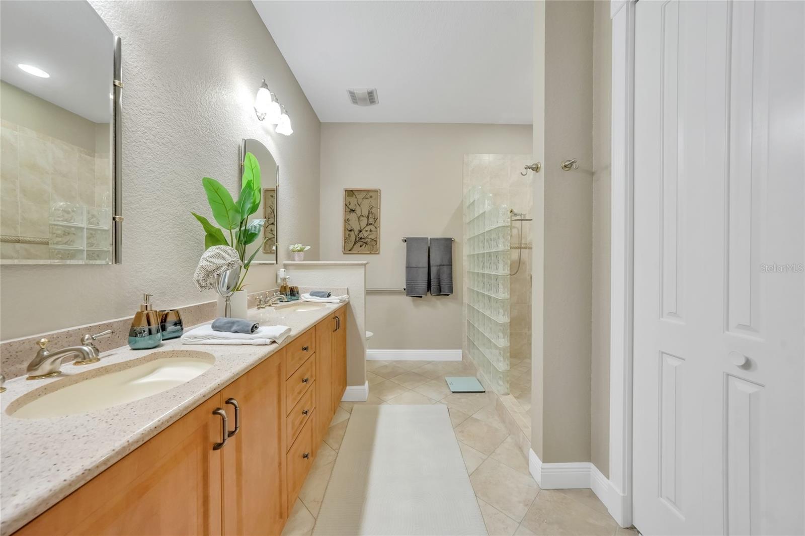 Image 20 of 42 For 196 Tarpon Cove Boulevard 722