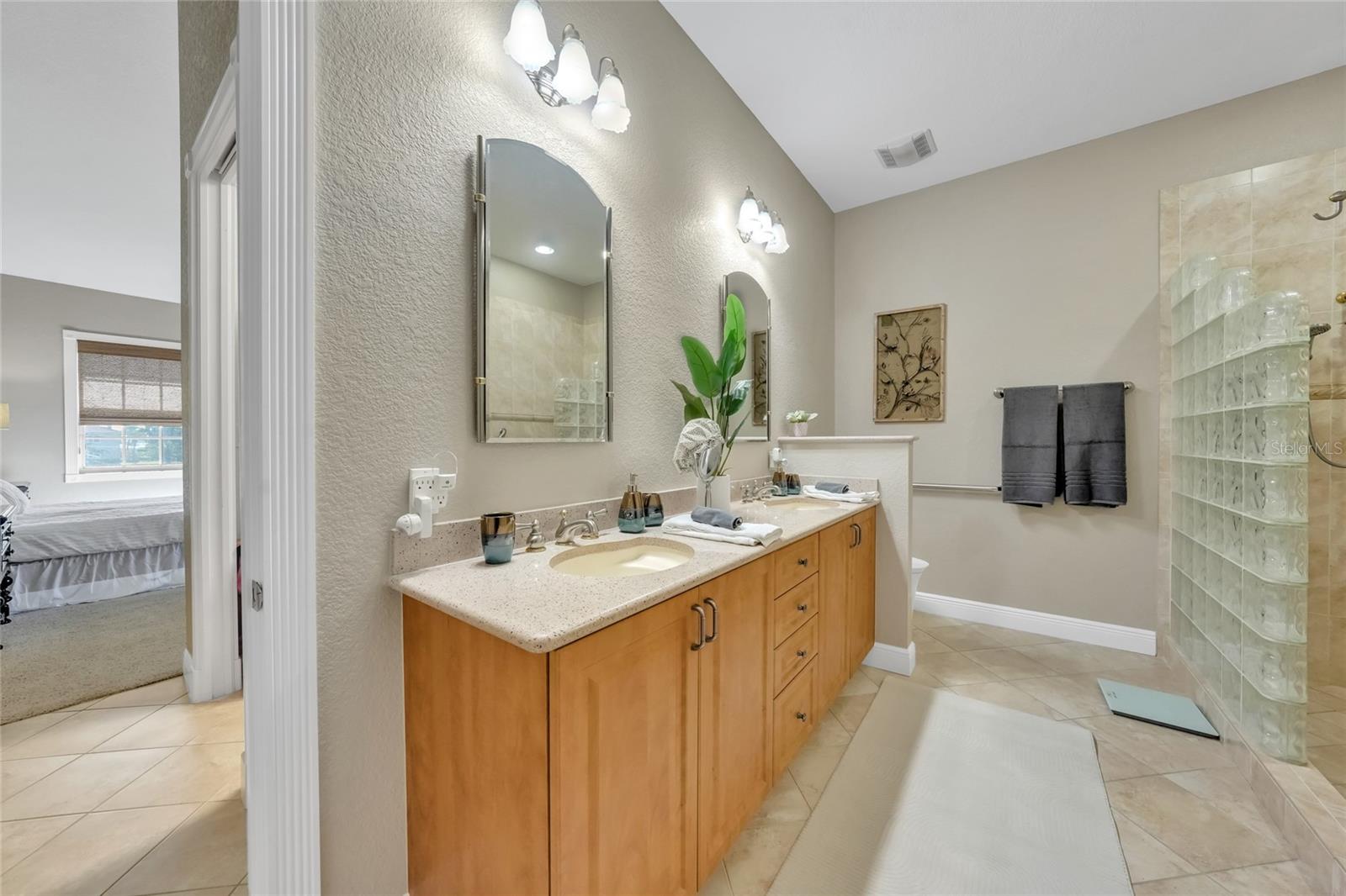 Image 21 of 42 For 196 Tarpon Cove Boulevard 722