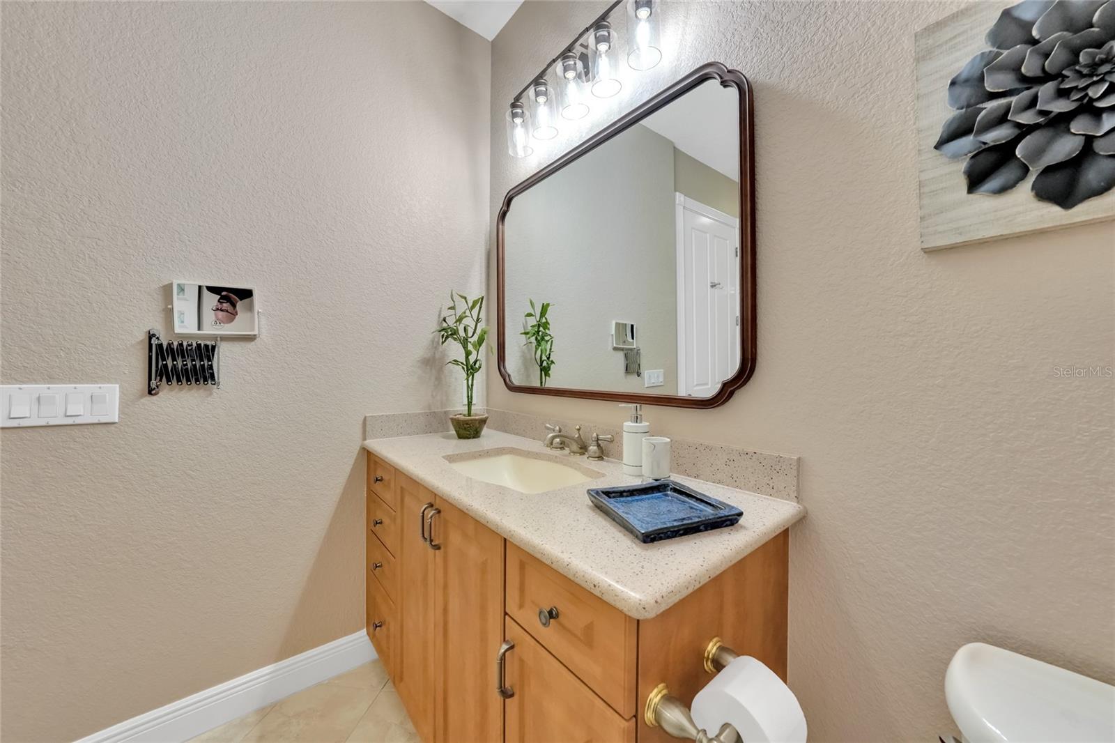 Image 28 of 42 For 196 Tarpon Cove Boulevard 722