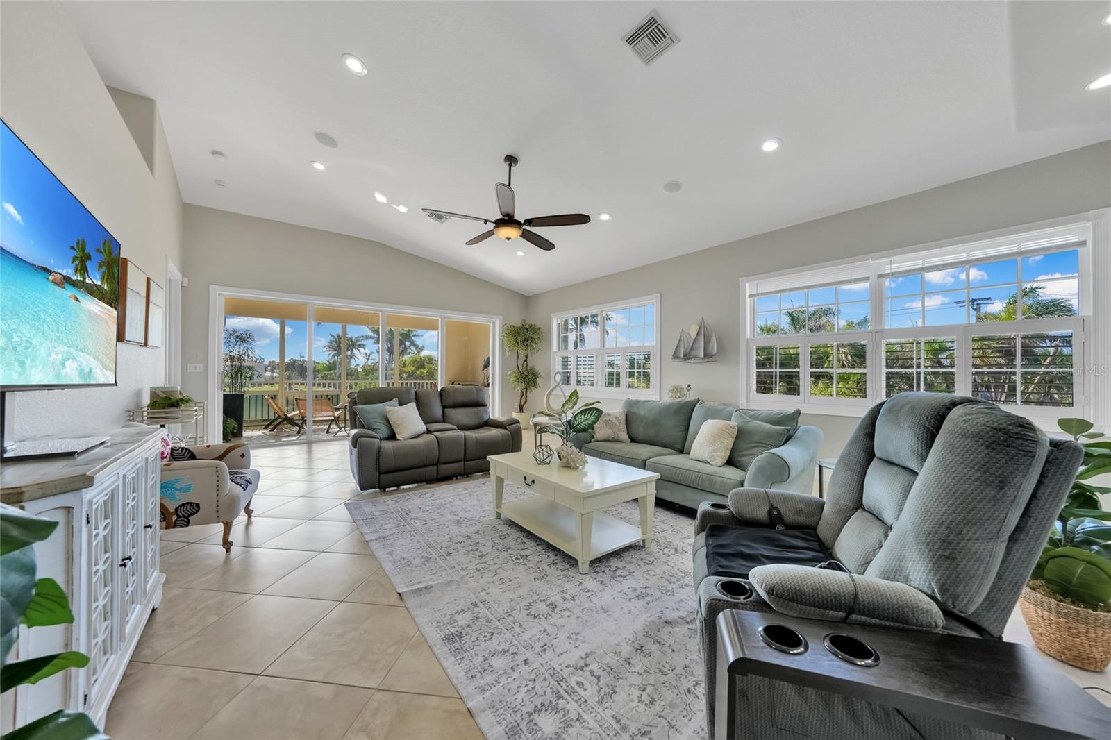 Image 5 of 42 For 196 Tarpon Cove Boulevard 722