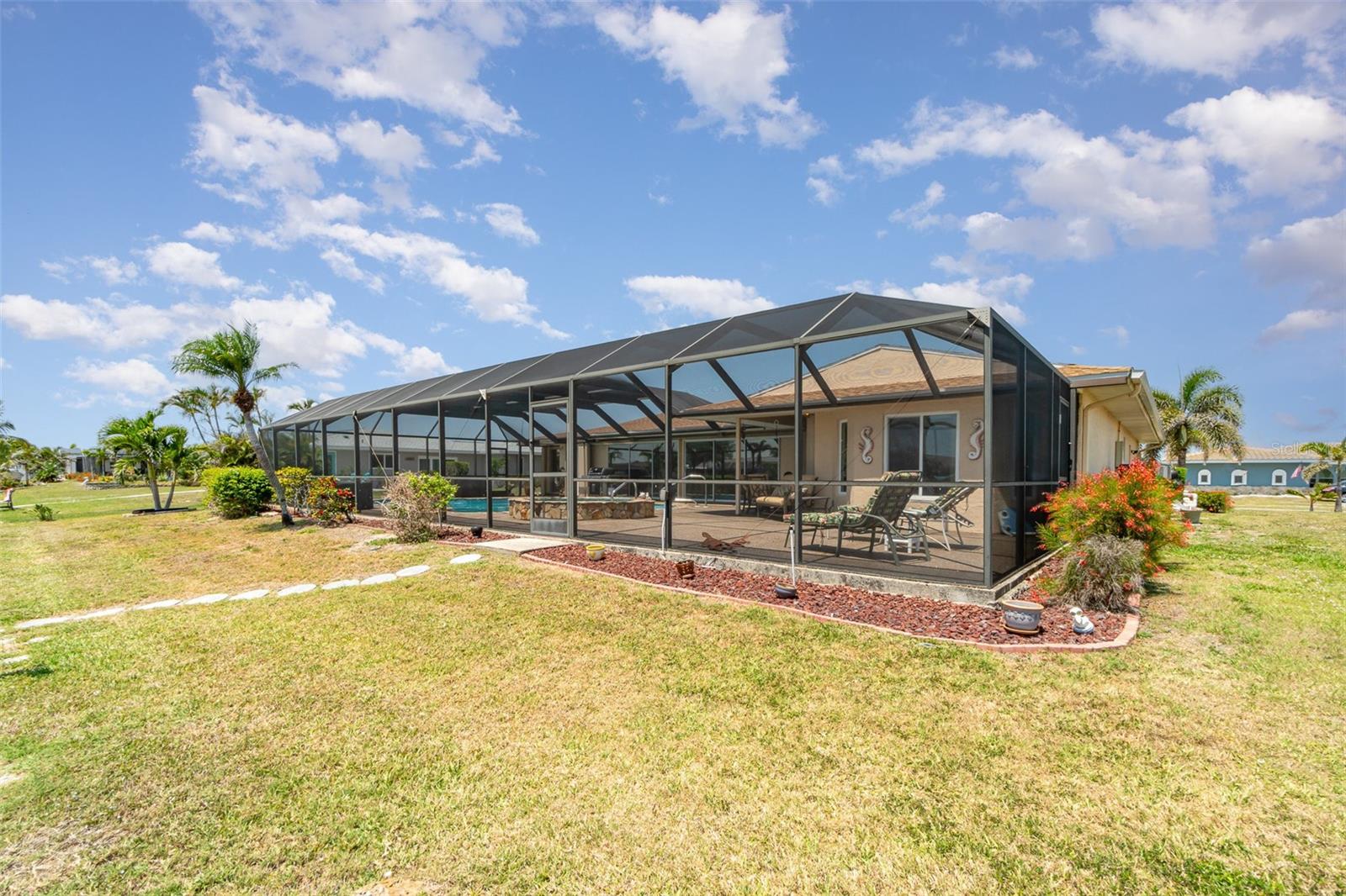 Image 31 of 36 For 283 Fields Terrace Se
