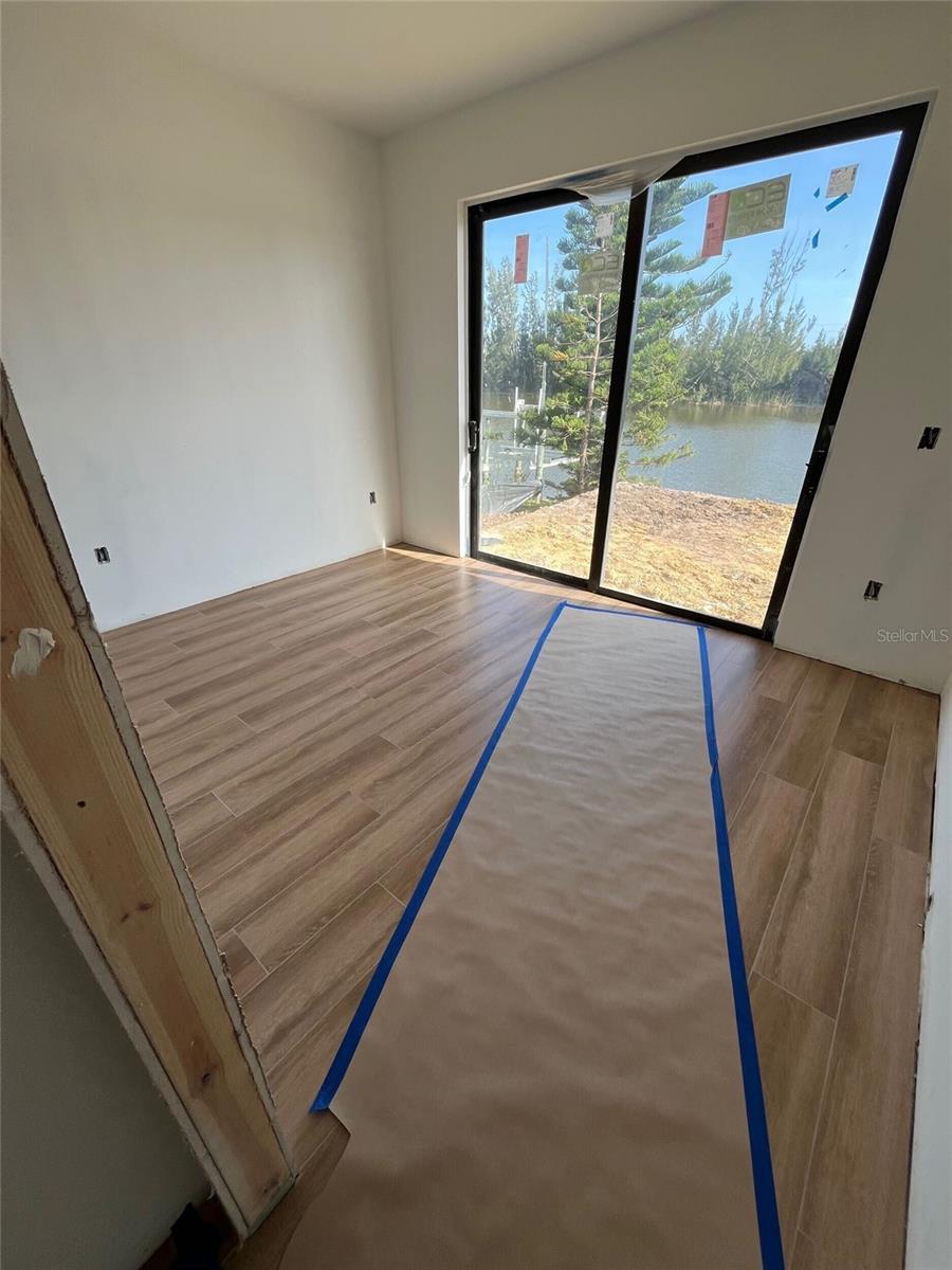 Image 8 of 26 For 10522 Riverside Road