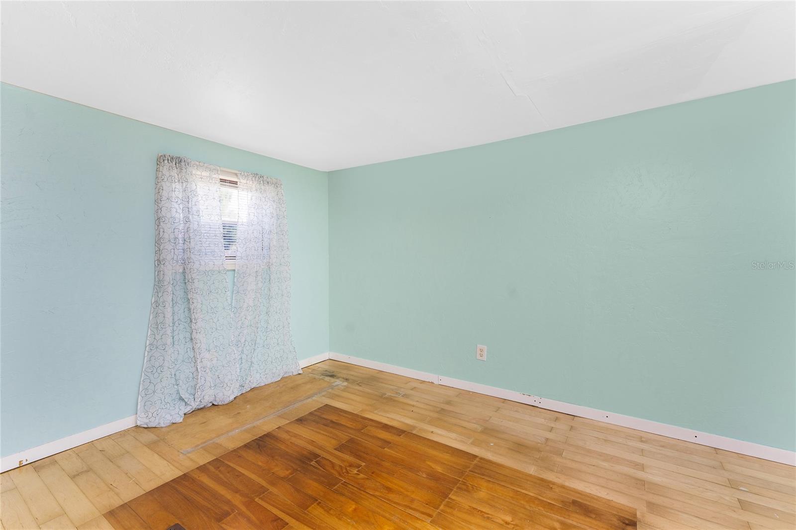 Image 10 of 39 For 5903 Sabalwood Drive