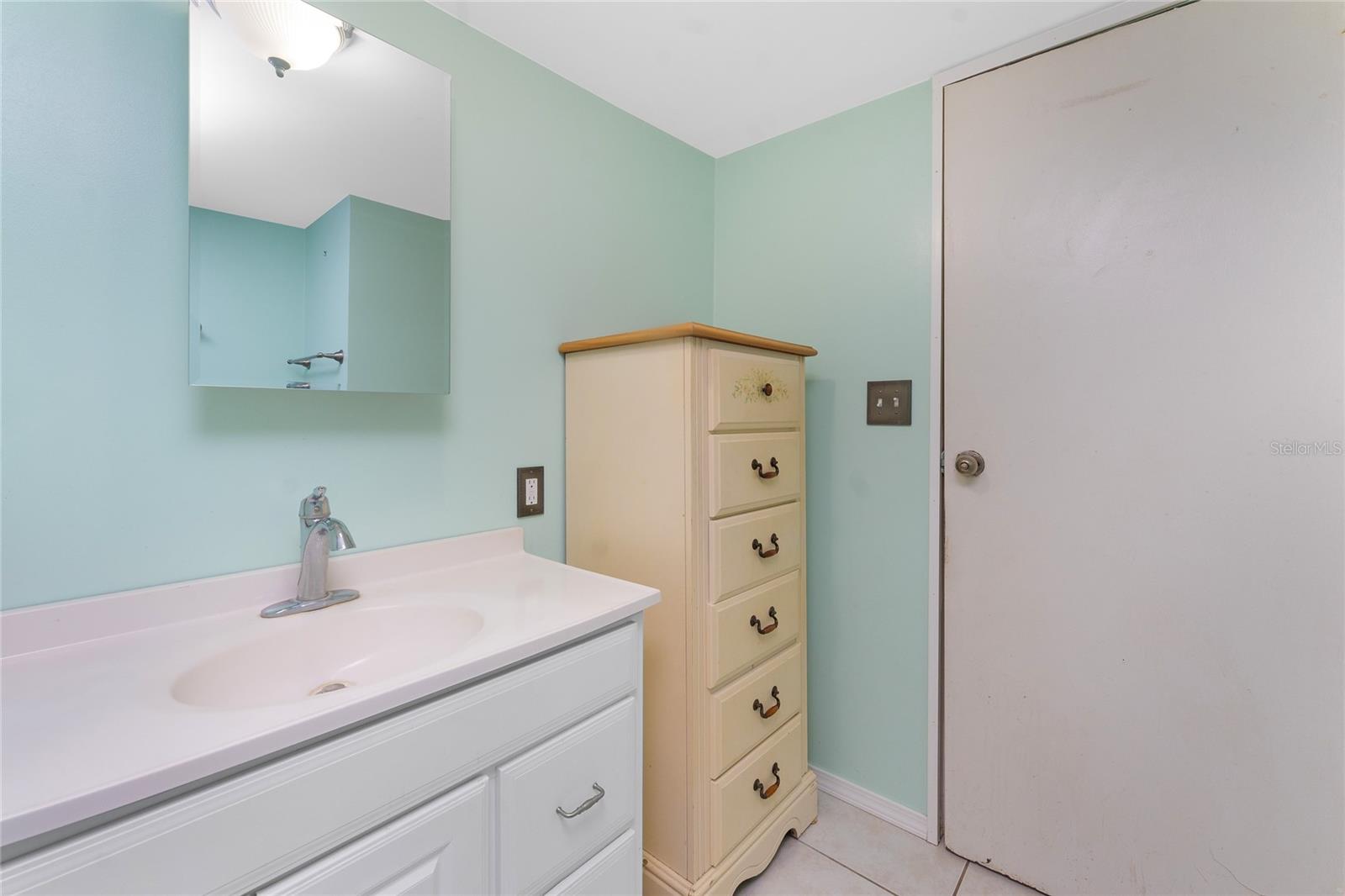 Image 13 of 39 For 5903 Sabalwood Drive
