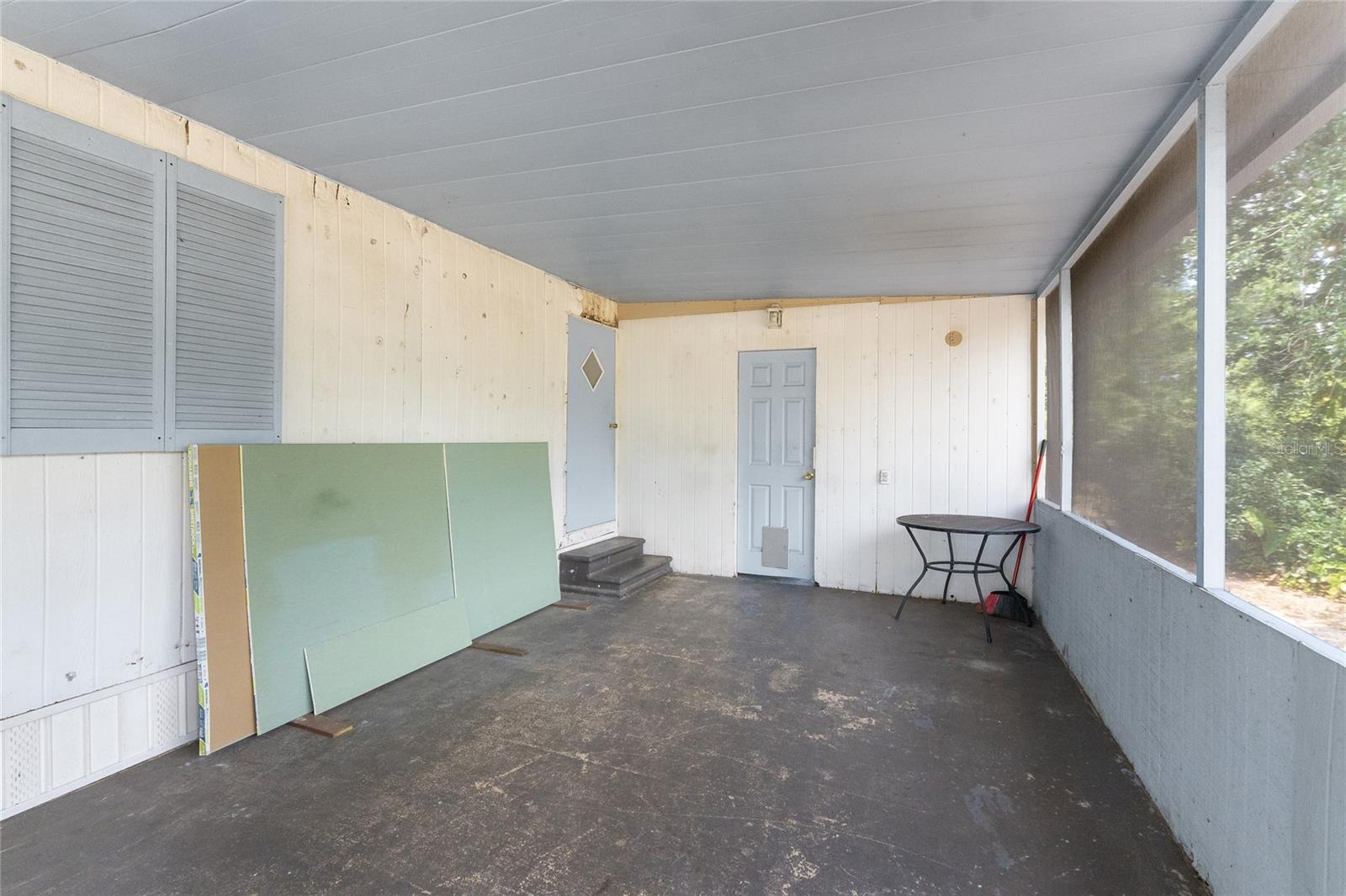 Image 18 of 39 For 5903 Sabalwood Drive