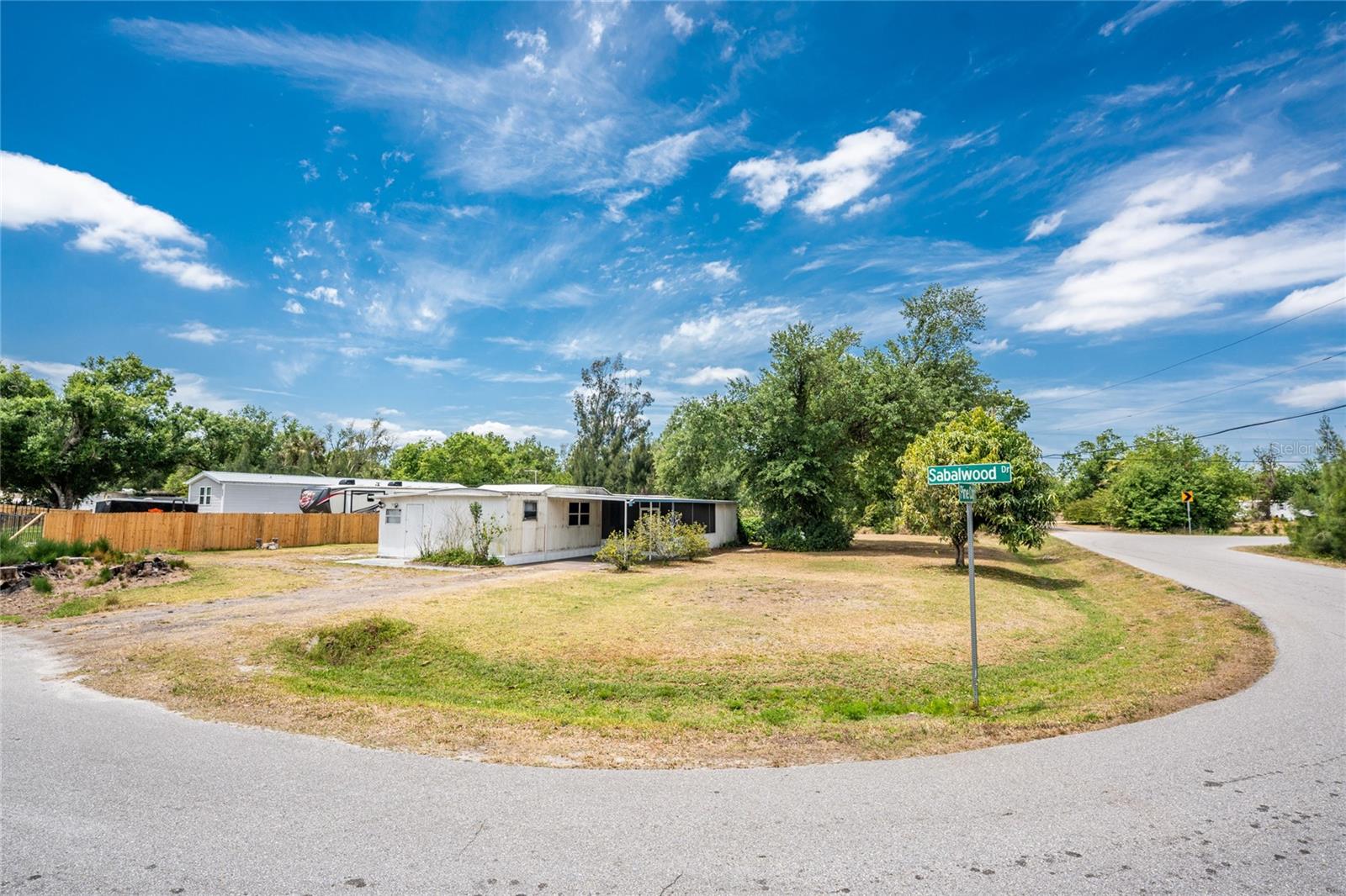Image 28 of 39 For 5903 Sabalwood Drive