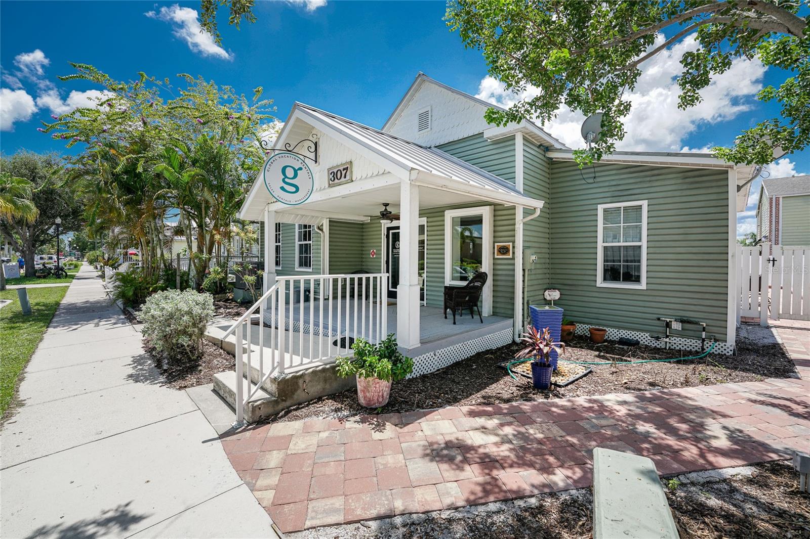 Image 33 of 39 For 5903 Sabalwood Drive