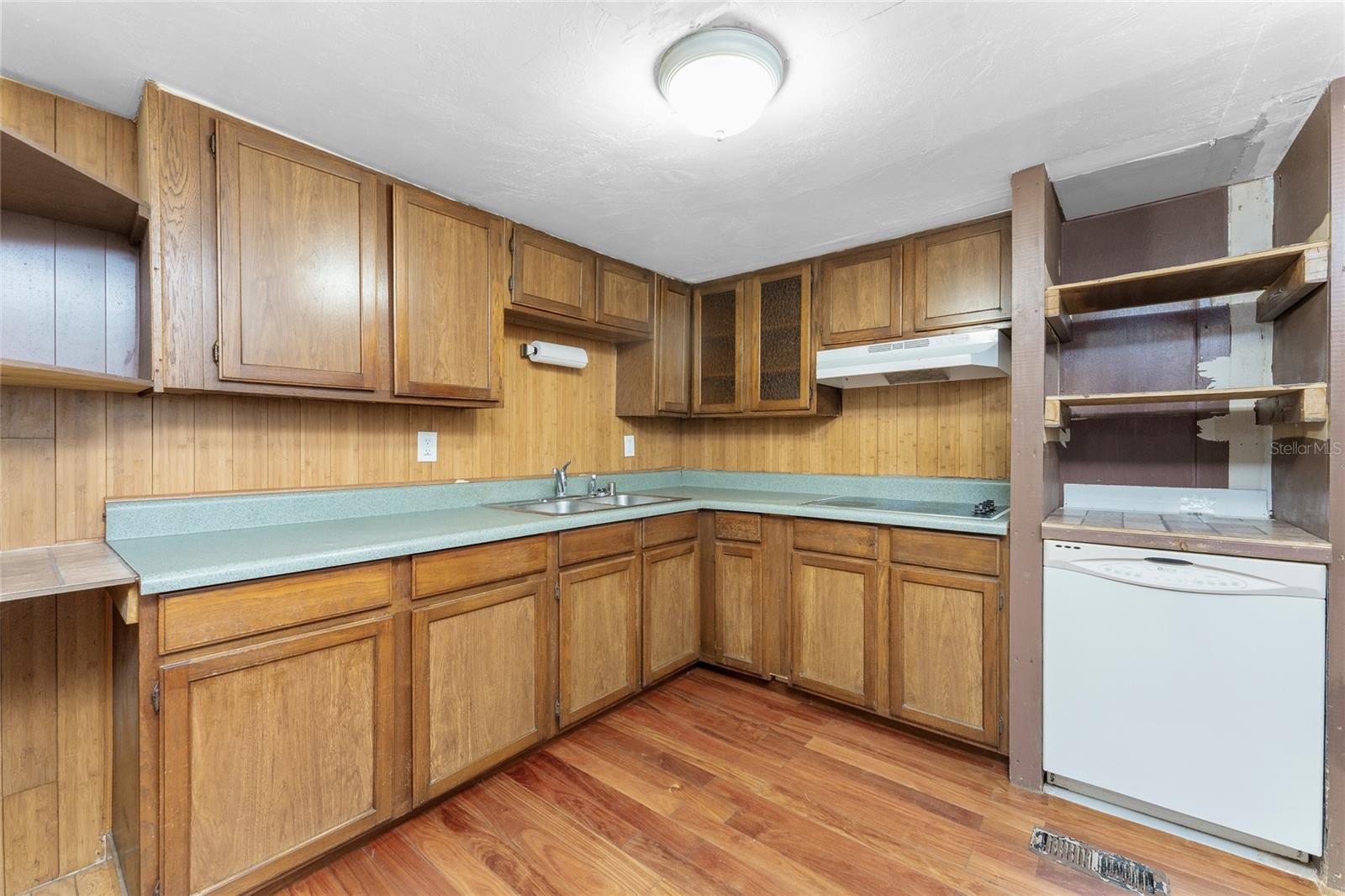 Image 7 of 39 For 5903 Sabalwood Drive