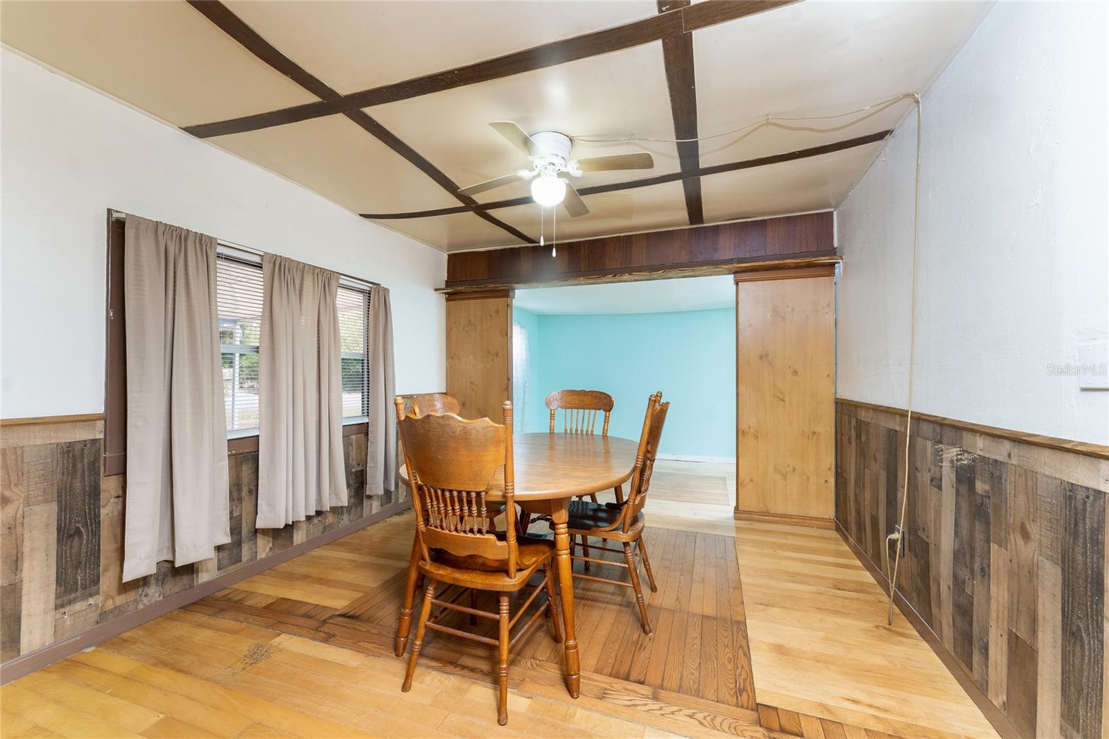 Image 9 of 39 For 5903 Sabalwood Drive