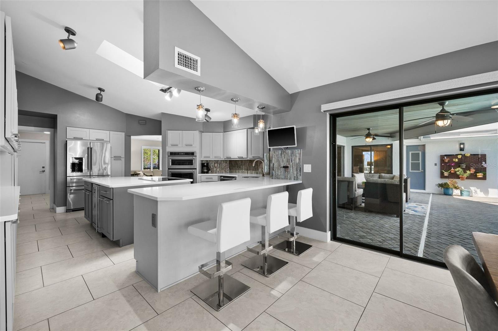 Image 15 of 50 For 621 49th Lane
