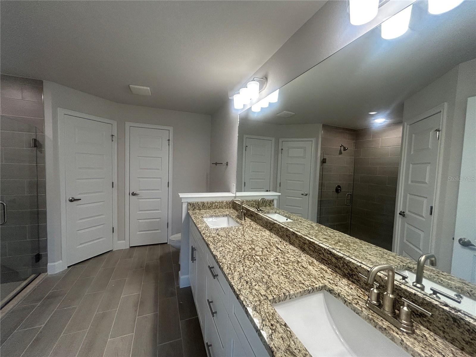 Image 11 of 27 For 23245 Jules Avenue