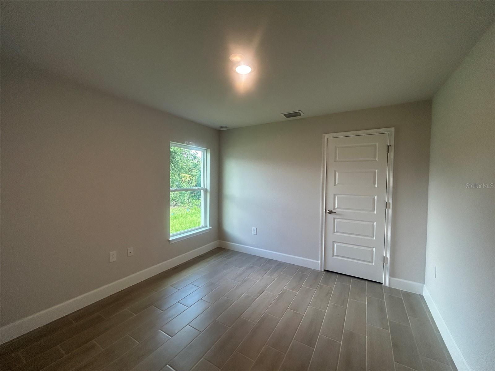 Image 16 of 27 For 23245 Jules Avenue