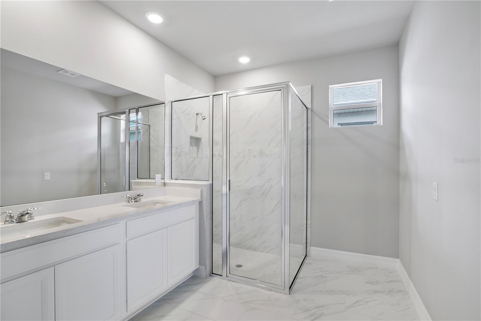 Image 20 of 43 For 44300 Saddlewood Court