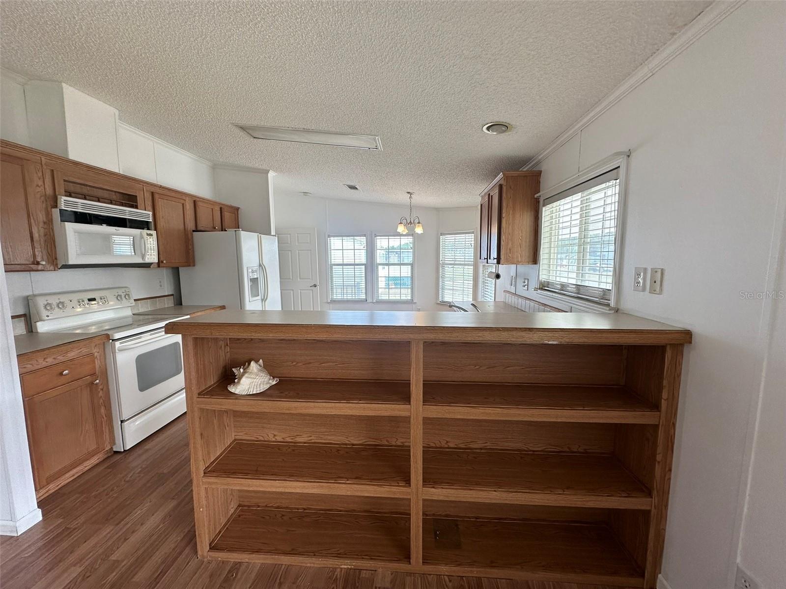Image 10 of 22 For 6840 Bernadean Boulevard