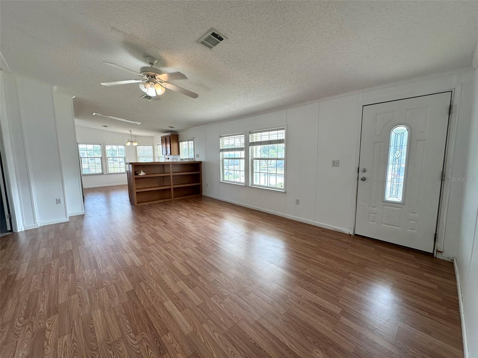 Image 4 of 22 For 6840 Bernadean Boulevard