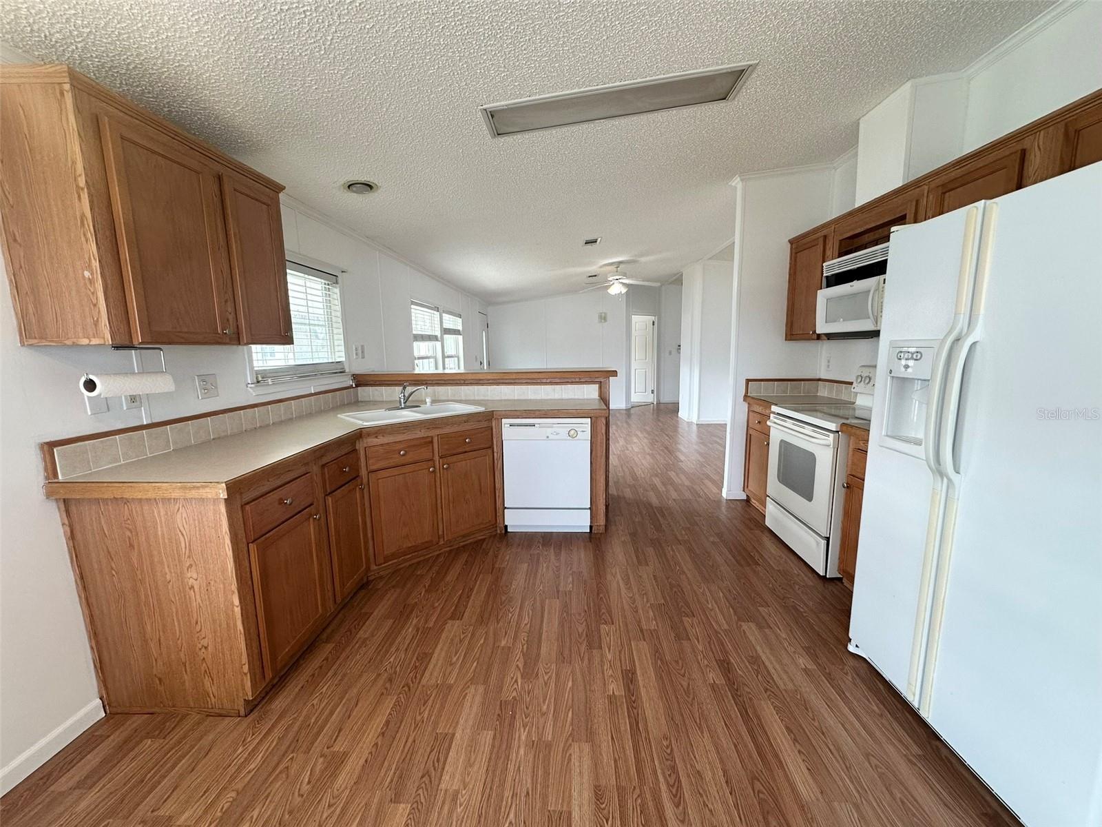 Image 6 of 22 For 6840 Bernadean Boulevard