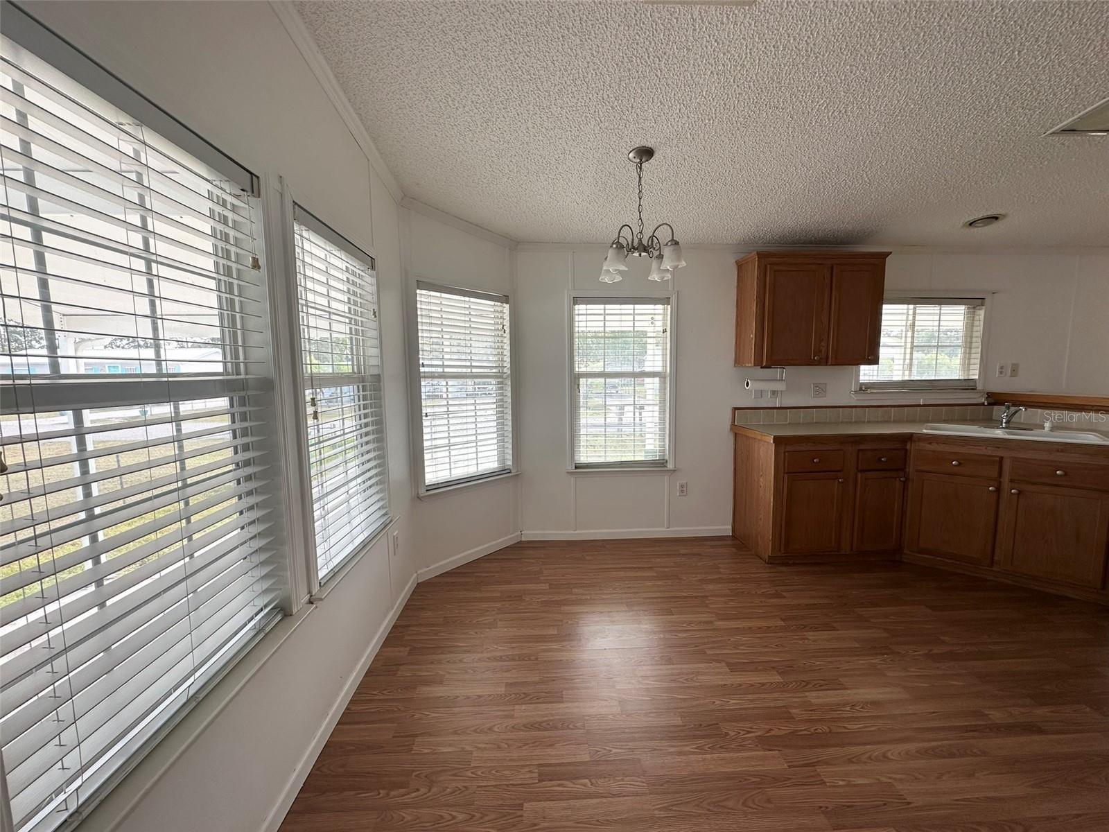 Image 7 of 22 For 6840 Bernadean Boulevard