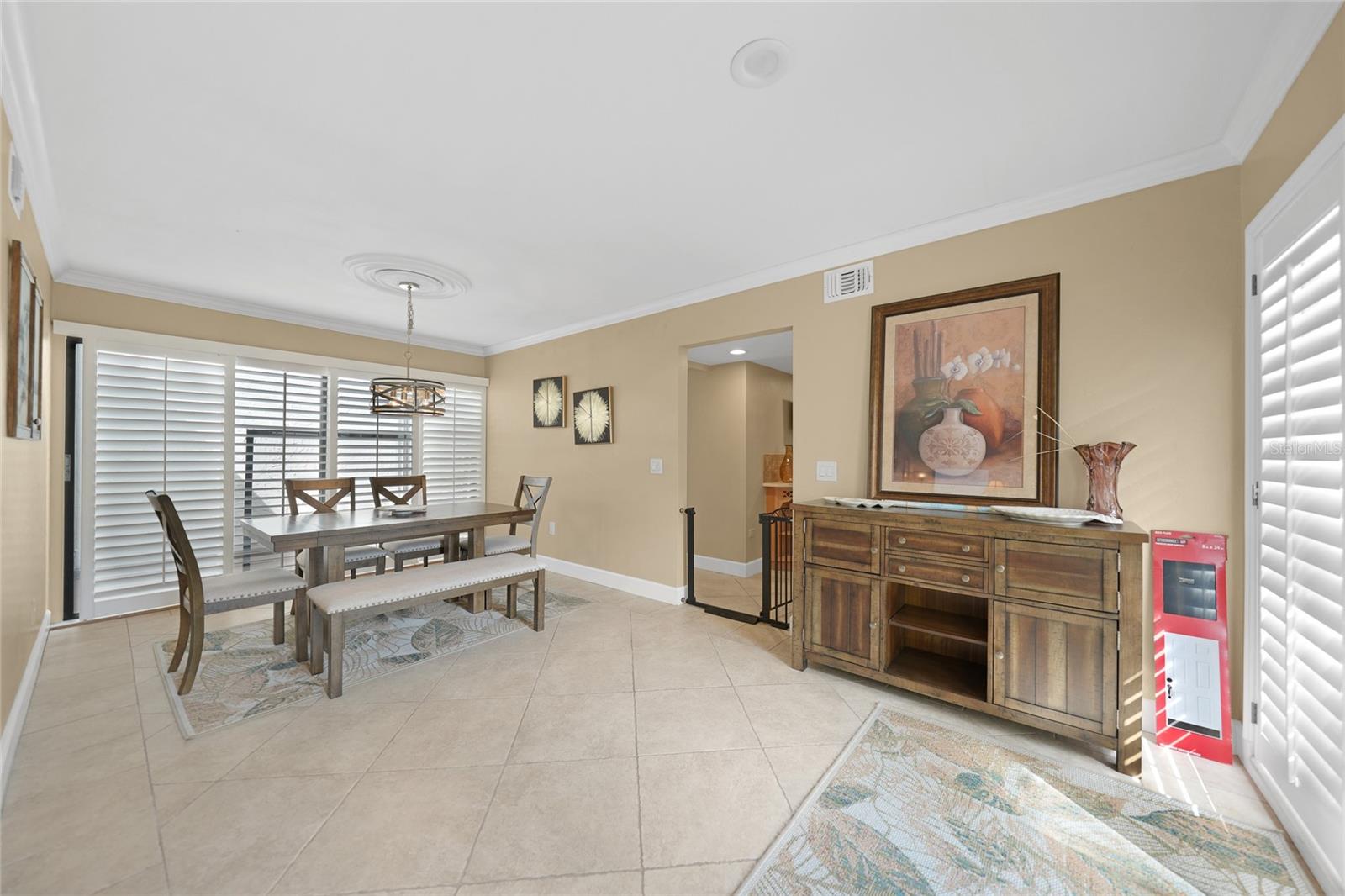 Image 18 of 70 For 25188 Marion Ave  10