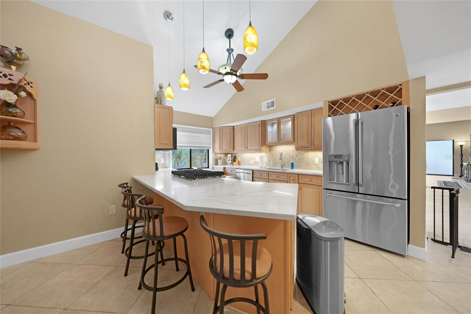 Image 22 of 70 For 25188 Marion Ave  10