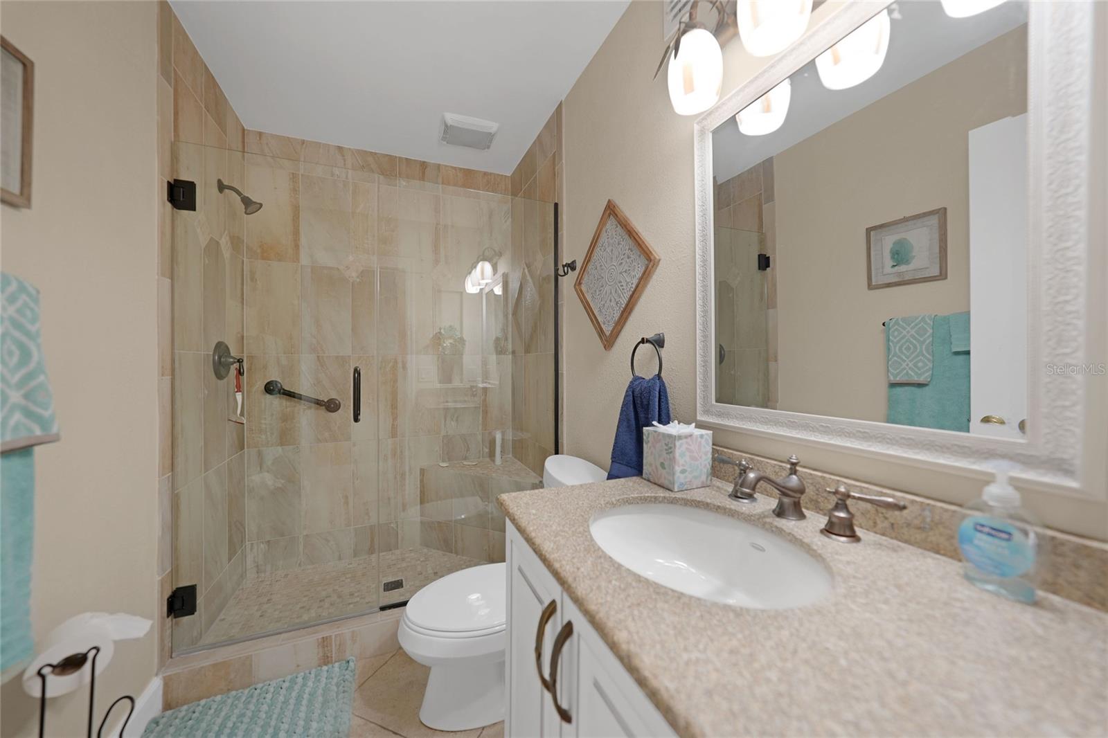 Image 29 of 70 For 25188 Marion Ave  10