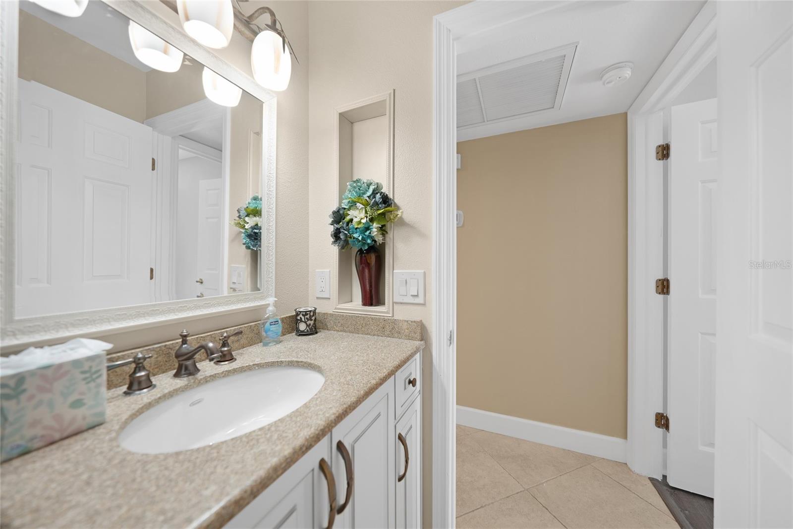 Image 30 of 70 For 25188 Marion Ave  10