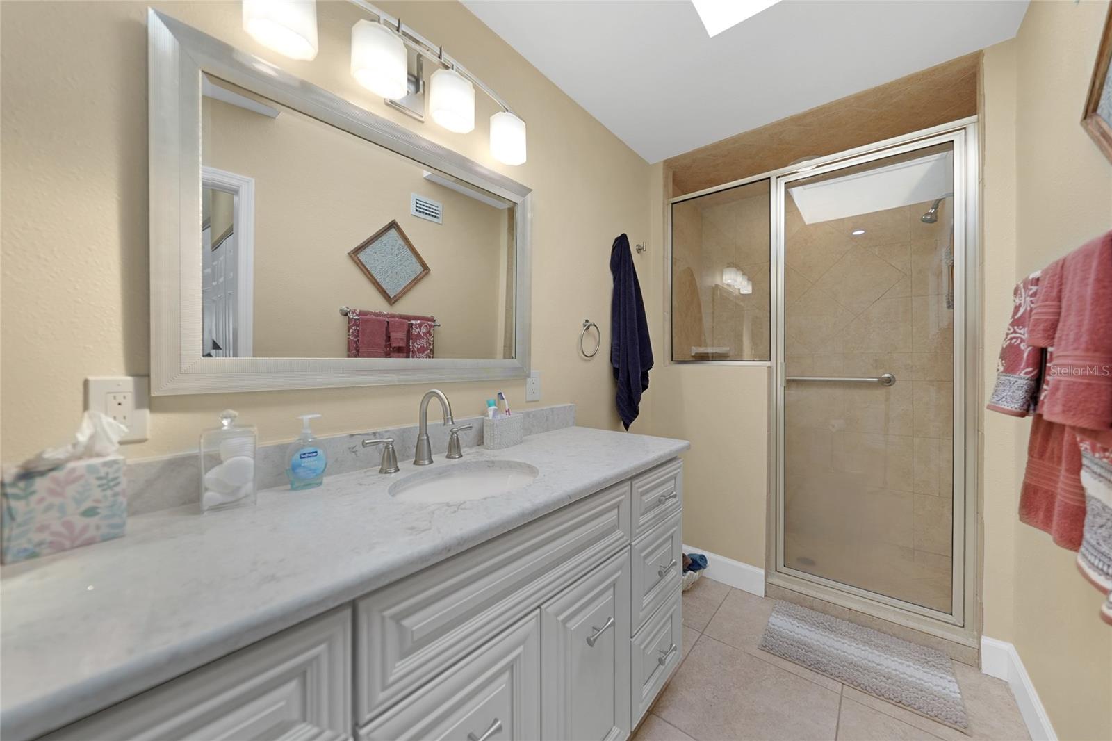 Image 40 of 70 For 25188 Marion Ave  10
