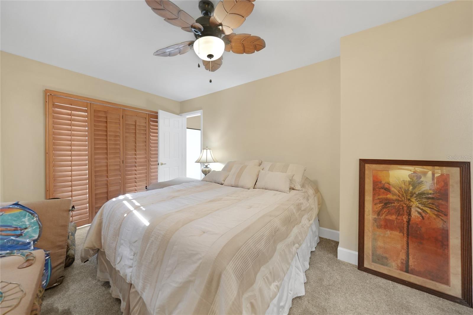Image 43 of 70 For 25188 Marion Ave  10