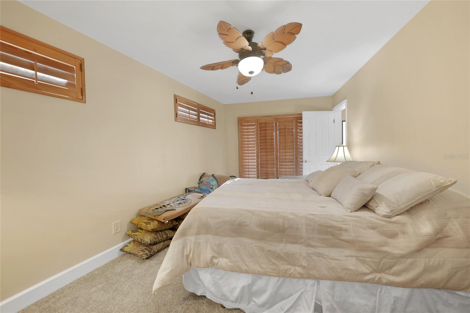 Image 44 of 70 For 25188 Marion Ave  10