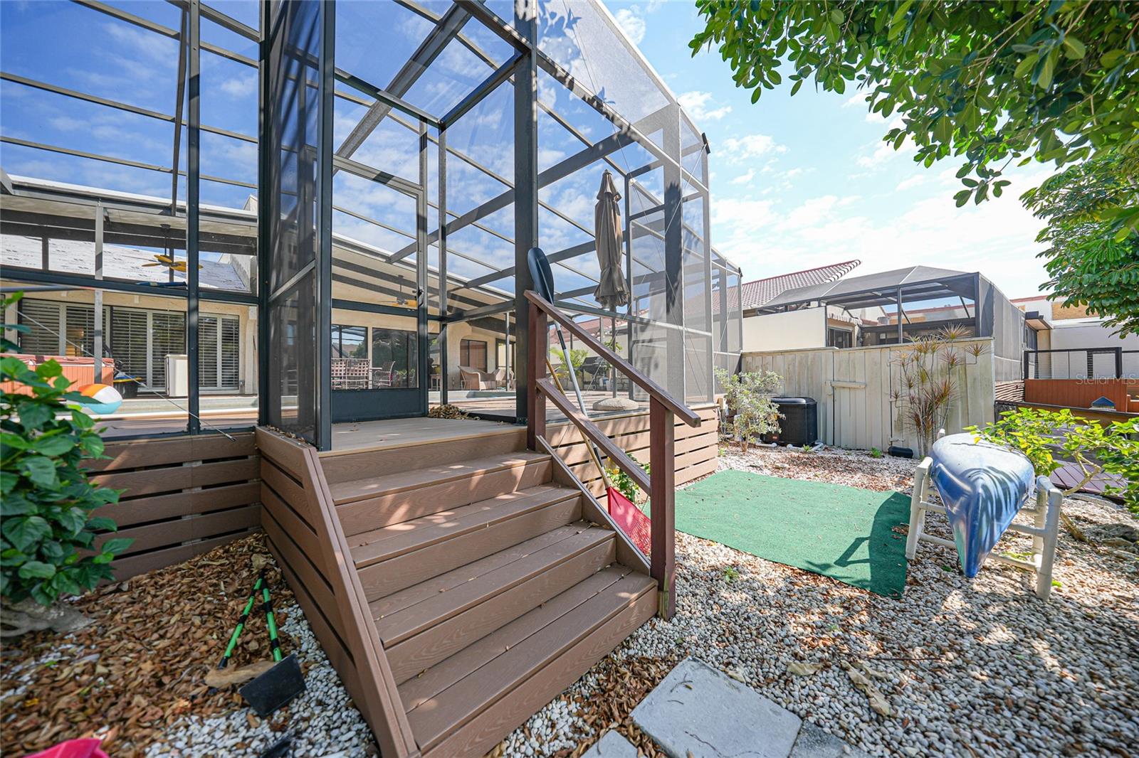 Image 6 of 70 For 25188 Marion Ave  10