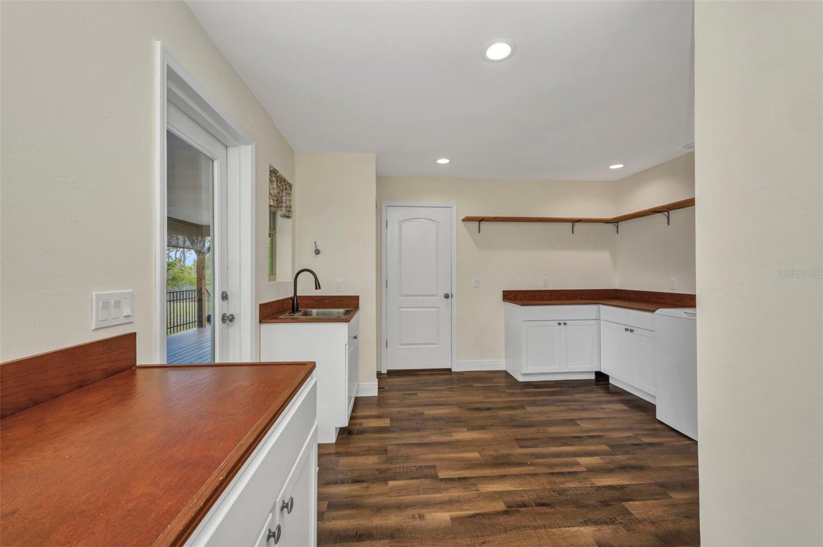 Image 13 of 62 For 6405 Alan Boulevard