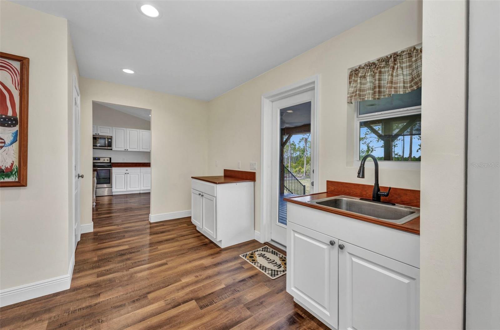 Image 15 of 62 For 6405 Alan Boulevard