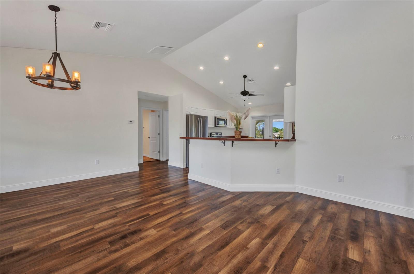 Image 23 of 62 For 6405 Alan Boulevard