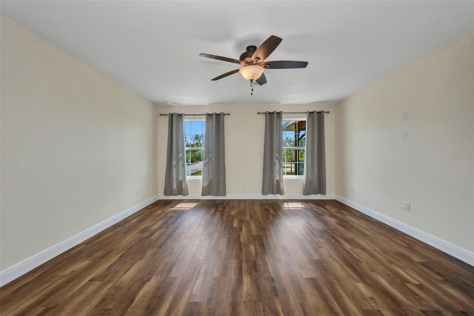 Image 25 of 62 For 6405 Alan Boulevard