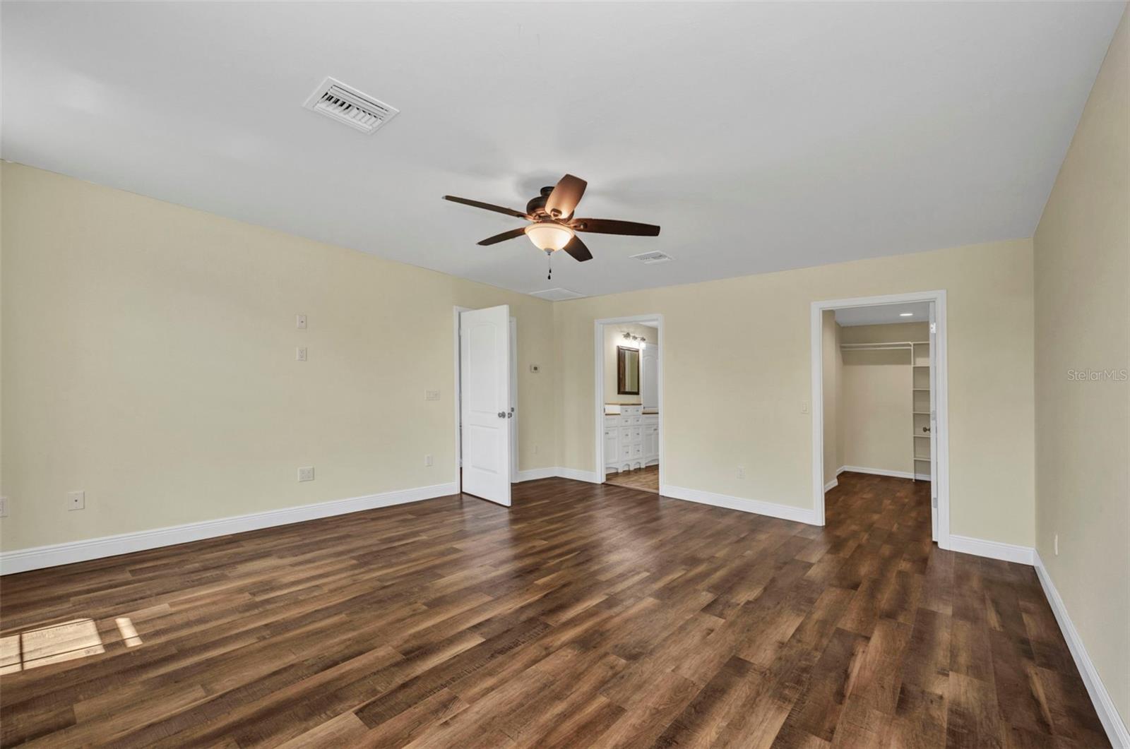 Image 26 of 62 For 6405 Alan Boulevard