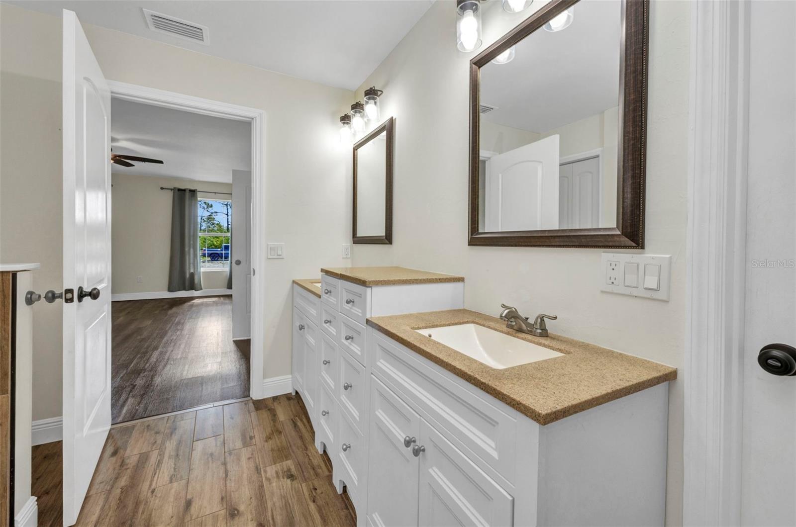 Image 31 of 62 For 6405 Alan Boulevard