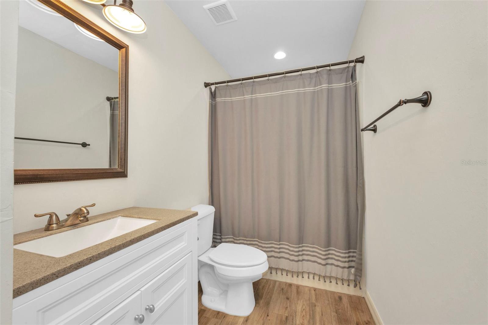 Image 40 of 62 For 6405 Alan Boulevard
