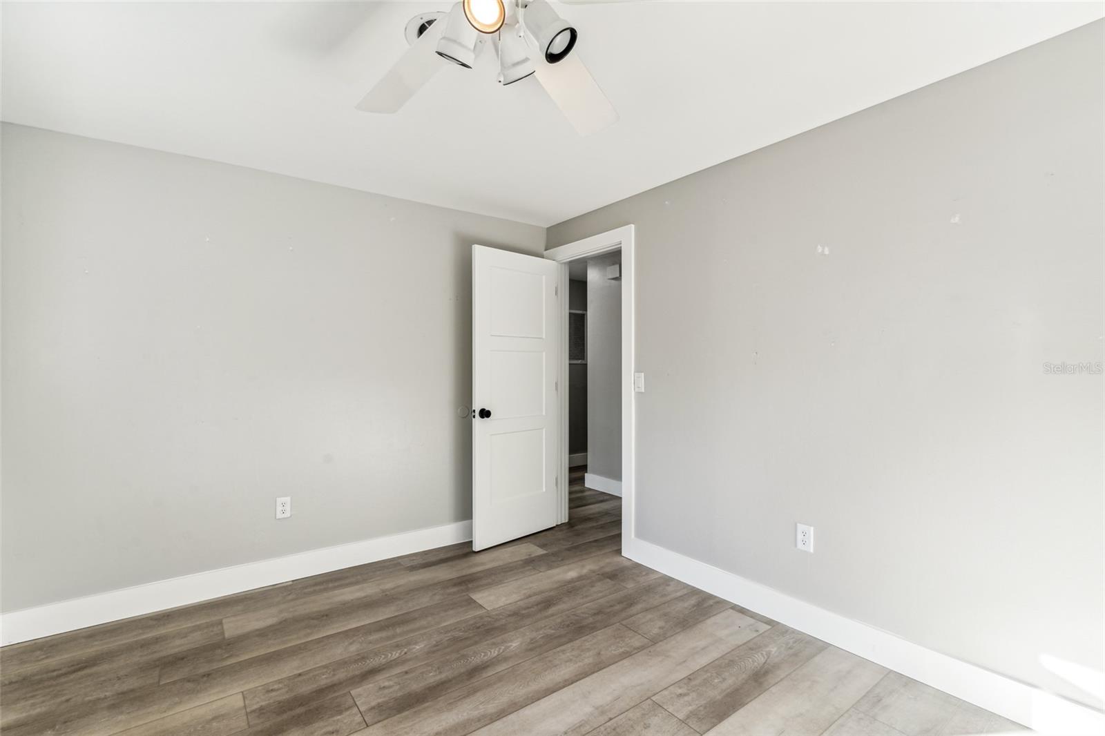 Image 29 of 40 For 1121 Vesper Drive