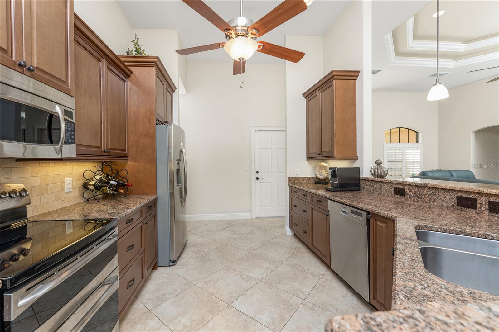 Image 19 of 77 For 4015 La Costa Island Court