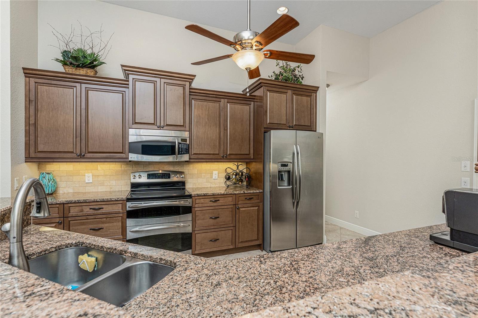 Image 20 of 77 For 4015 La Costa Island Court