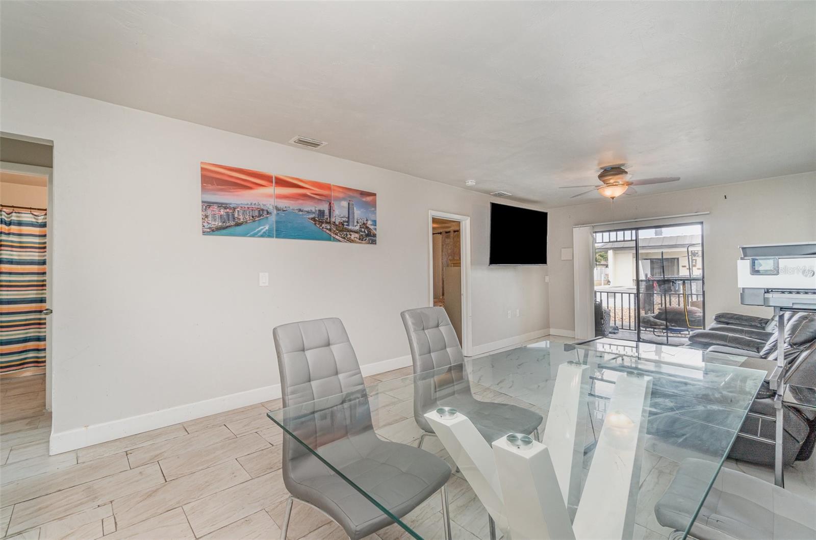 Image 4 of 19 For 4516 Santa Barbara Boulevard 1