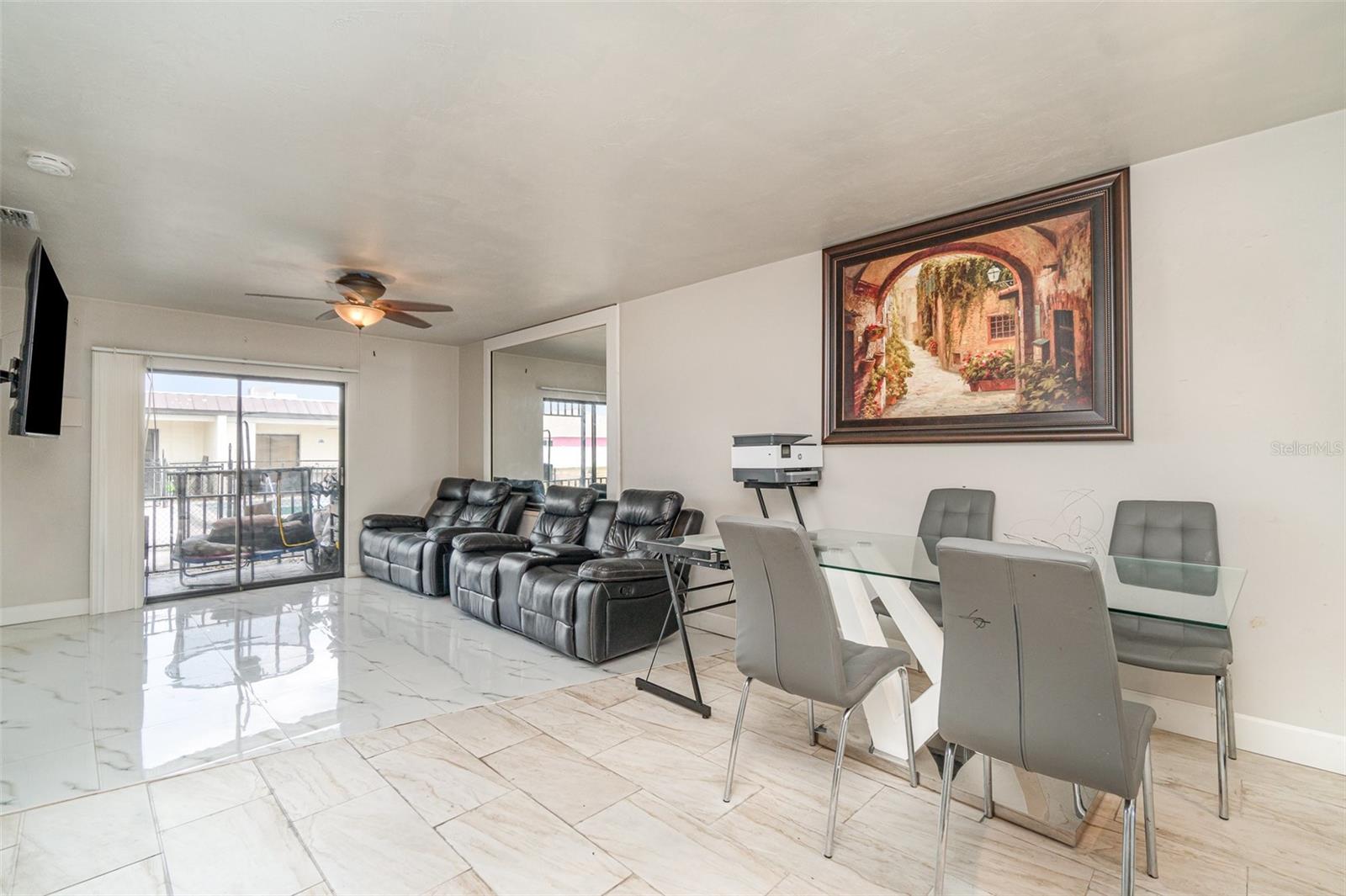 Image 5 of 19 For 4516 Santa Barbara Boulevard 1