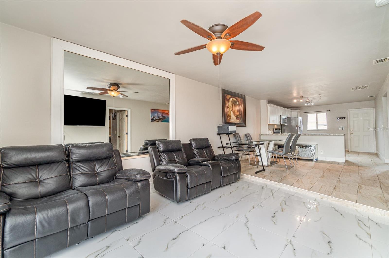 Image 7 of 19 For 4516 Santa Barbara Boulevard 1