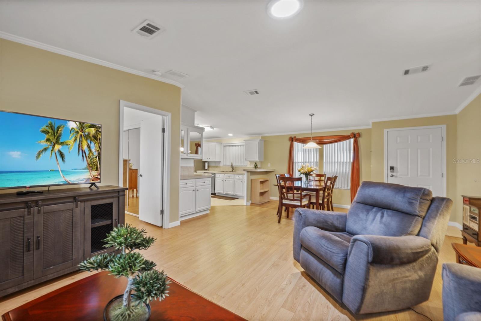 Image 15 of 99 For 2100 Kings Highway 253