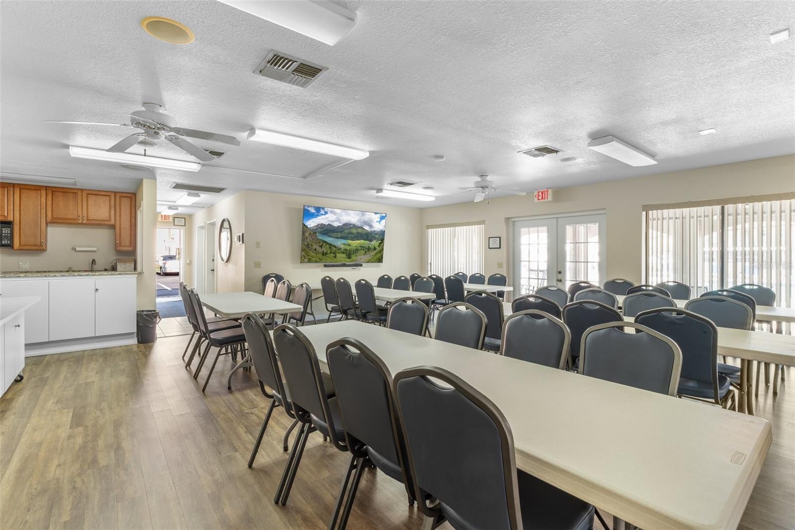 Image 29 of 38 For 25100 Sandhill Boulevard R201