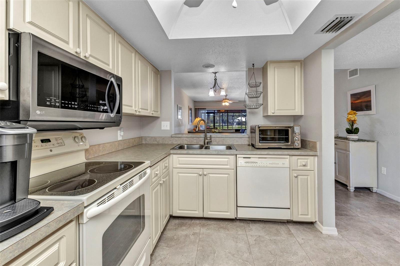 Image 14 of 68 For 26461 Explorer Road F