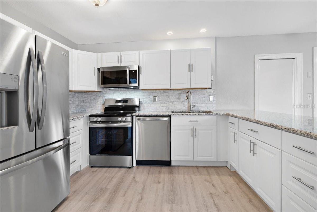 Image 10 of 28 For 5520 Kenwood Drive