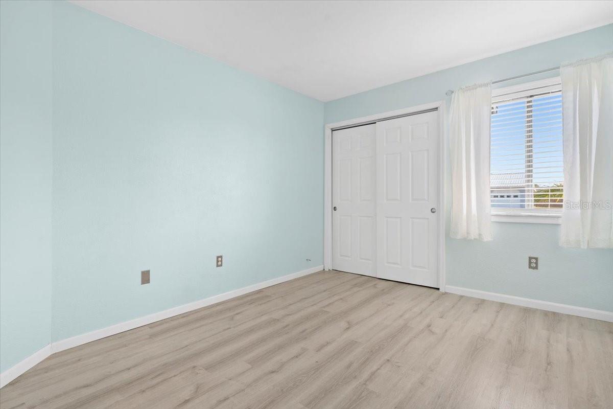 Image 17 of 28 For 5520 Kenwood Drive