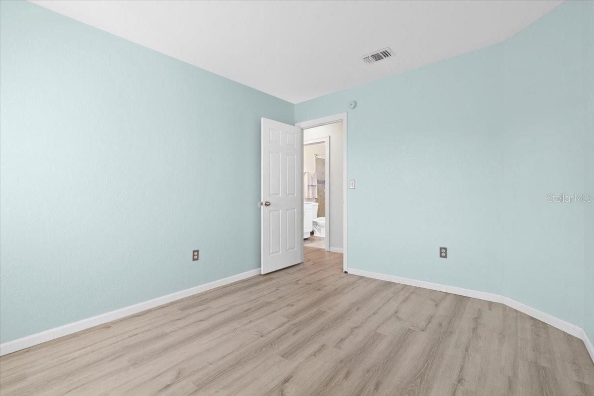 Image 18 of 28 For 5520 Kenwood Drive