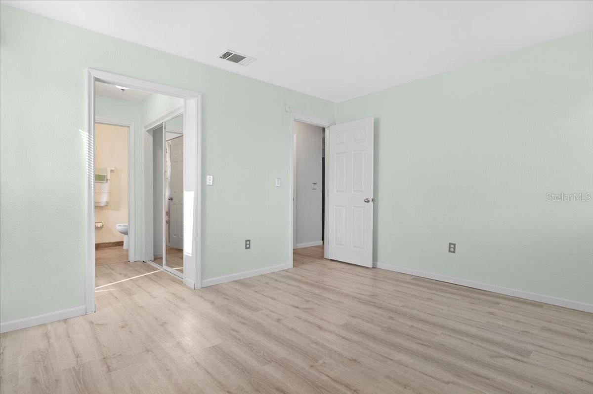 Image 21 of 28 For 5520 Kenwood Drive